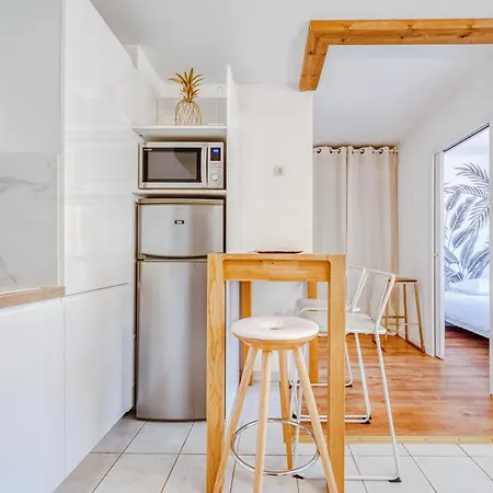 T2 Emplacement Avec Parking Lägenhet *